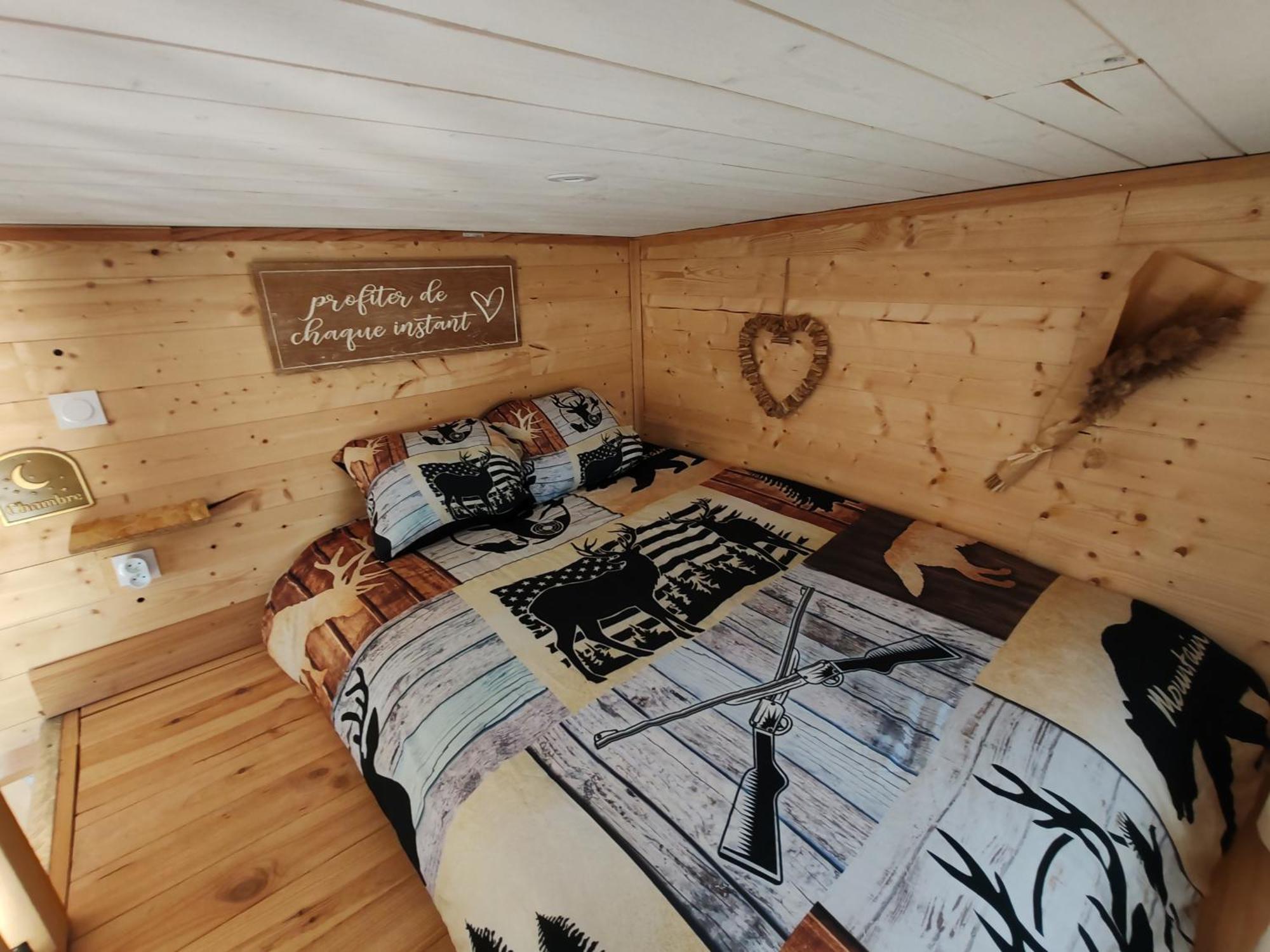 Tiny House Des Bougnats Vila Teilhede Exterior foto